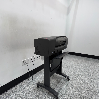 HP Designjet 800 Large Format Printer image 1